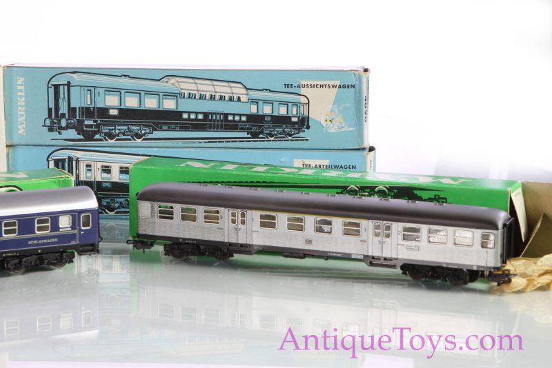 Marklin HO Train Set with Dining car and Electric Engine <FONT COLOR="ff000 ">*SOLD*</font> - Image 6