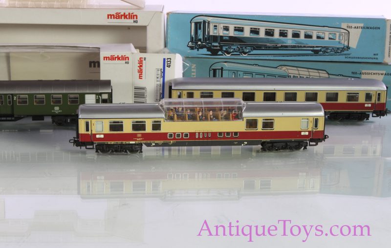 Marklin HO Train Set with Dining car and Electric Engine <FONT COLOR="ff000 ">*SOLD*</font> - Image 9