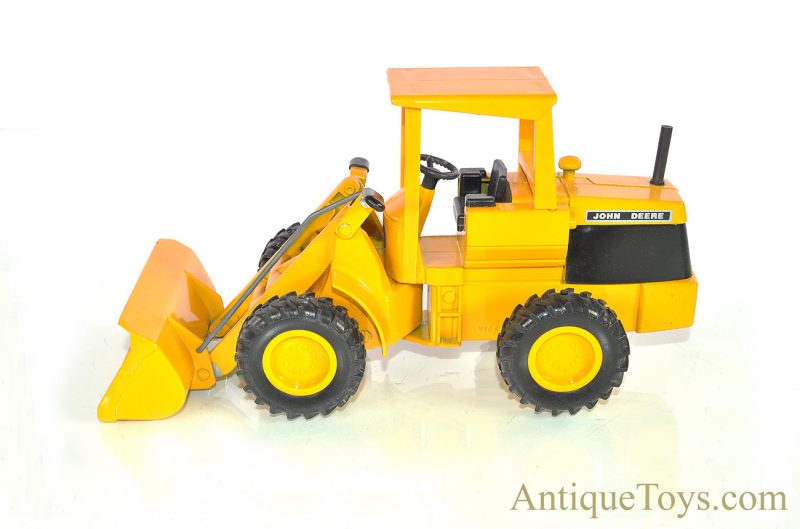 Vintage Ertl John Deere Loader #507 Diecast 1/16 Scale Replica Construction Toy <FONT COLOR="ff000 ">*SOLD*</font> - Image 3