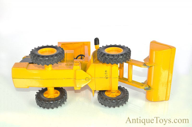 Vintage Ertl John Deere Loader #507 Diecast 1/16 Scale Replica Construction Toy <FONT COLOR="ff000 ">*SOLD*</font> - Image 6