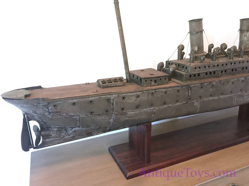 German Tin Ship Toy For Sale, early 1900s <FONT COLOR="ff000 ">*SOLD*</font> - Image 9