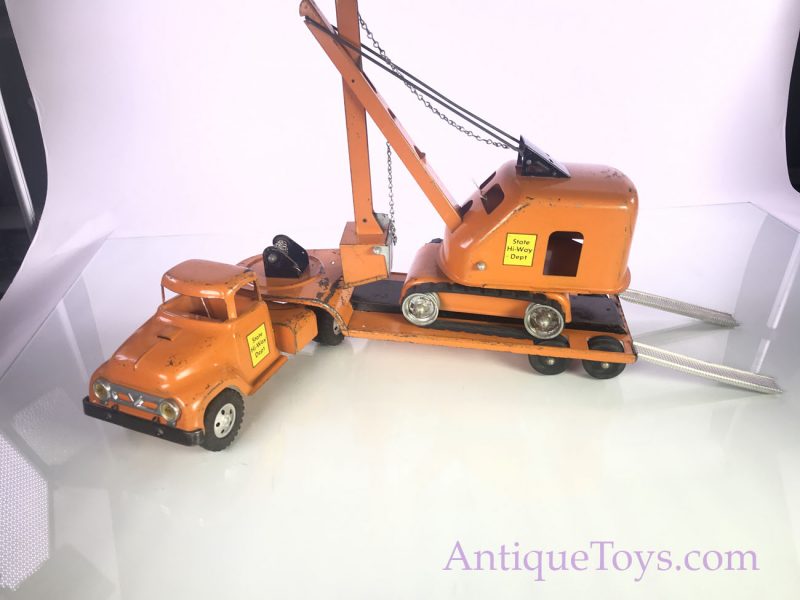 Tonka Hi-Way Tractor Trailer, Lowboy, with Steam Shovel from 1957 <FONT COLOR="ff000 ">*SOLD*</font> - Image 2