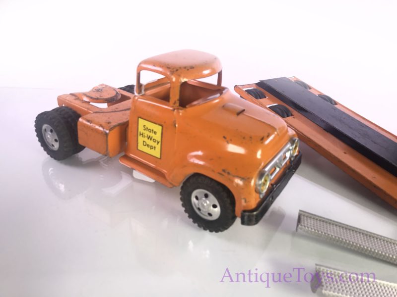 Tonka Hi-Way Tractor Trailer, Lowboy, with Steam Shovel from 1957 <FONT COLOR="ff000 ">*SOLD*</font> - Image 6