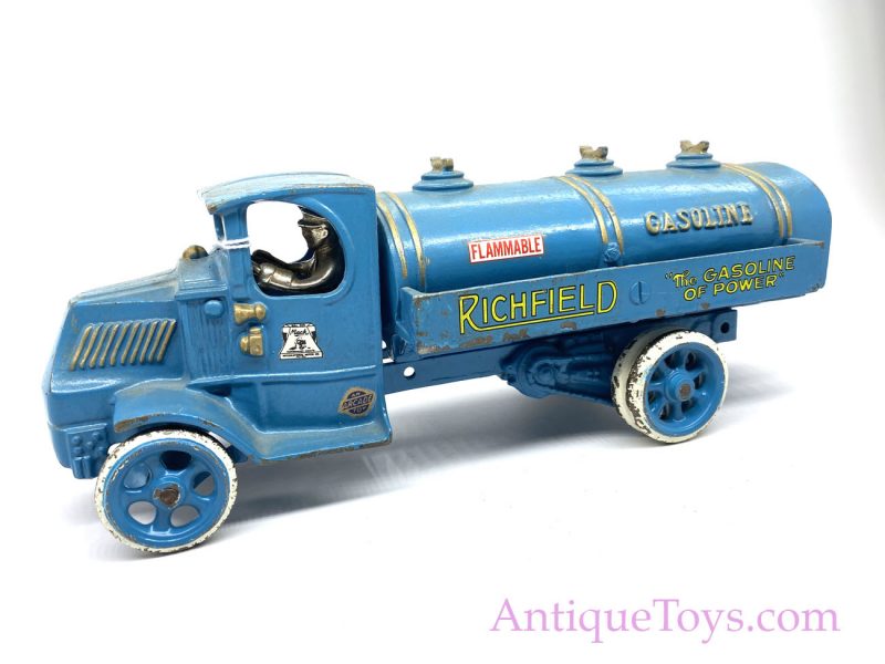 Arcade Cast Iron Mack Fuel Truck Richfield <FONT COLOR="ff000 ">*SOLD*</font> - Image 11