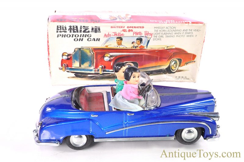 Vintage Chinese Tin Lithographed ME 630 Battery Operated "Photoing on Car" with Box<FONT COLOR="ff000 ">*SOLD*</font> - Image 2