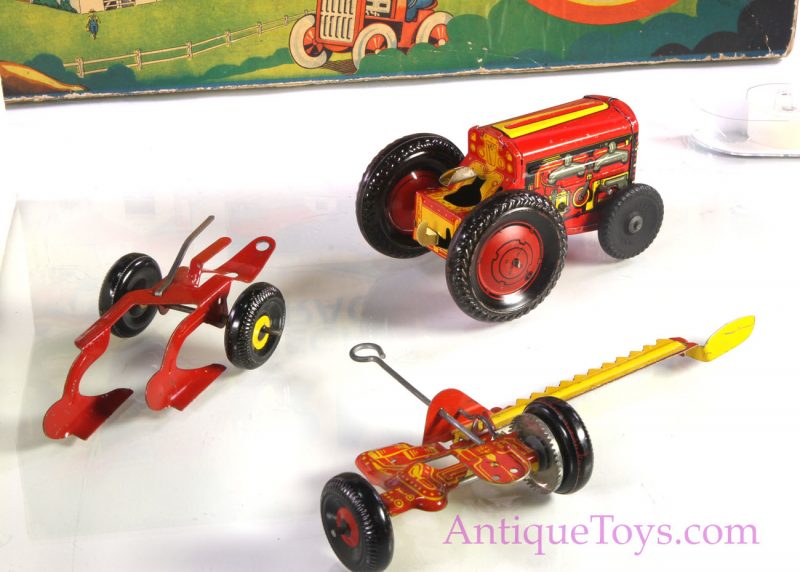 Marx Complete Farm Set with Mechanical Tractor <FONT COLOR="ff000 ">*SOLD*</font> - Image 2