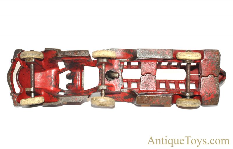 Kenton Hardware Co. ca. 1930's Red Cast Iron Tandem Fire Engine Ladder Truck for Sale - Image 3