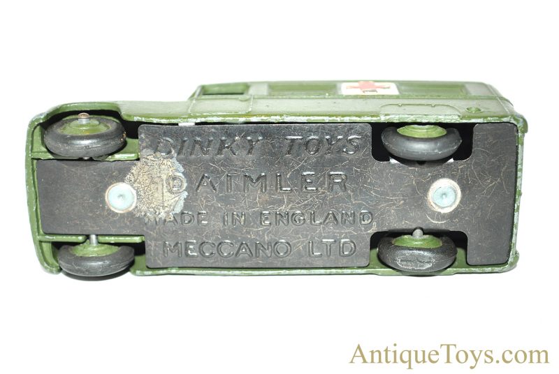 Meccano Ltd. Dinky Toys Diecast Daimler US Army Red Cross Ambulance for Sale <FONT COLOR="ff000 ">*SOLD*</font> - Image 6