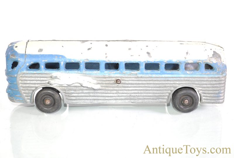 Realistic Toy Co. Cast Aluminum Dual Rear Wheel Silverside Greyhound Bus <FONT COLOR="ff000 ">*SOLD*</font> - Image 2
