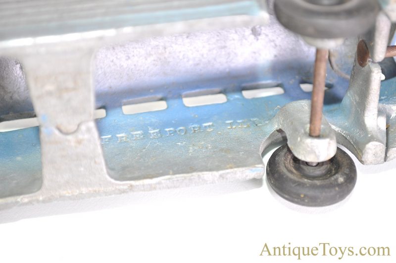 Realistic Toy Co. Cast Aluminum Dual Rear Wheel Silverside Greyhound Bus <FONT COLOR="ff000 ">*SOLD*</font> - Image 9