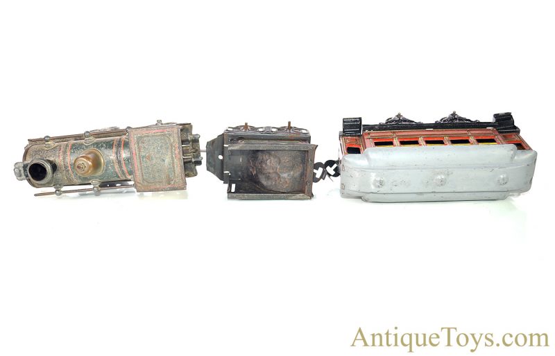 Karl Bub ca. 1910's Tin Lithographed Windup O Gauge Train Set with Locomotive, Coal & Passenger Car Made for the U.S. Market  <FONT COLOR="ff000 ">*SOLD*</font> - Image 4