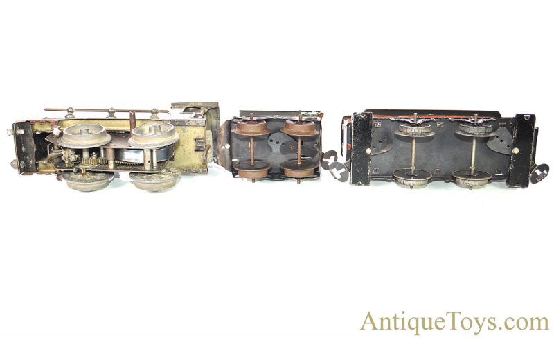 Karl Bub ca. 1910's Tin Lithographed Windup O Gauge Train Set with Locomotive, Coal & Passenger Car Made for the U.S. Market  <FONT COLOR="ff000 ">*SOLD*</font> - Image 5