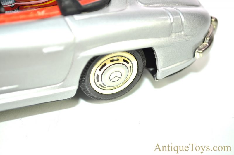 Bandai Mercedes-Benz 300SL Coupe #916 Tin Lithographed Friction Japan Scale Model w/Box for Sale <FONT COLOR="ff000 ">*SOLD*</font> - Image 7