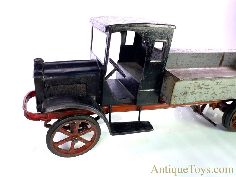 Burdette-Murray Rare ca. 1923 "White" White Motor Co. Pressed Steel Dual Wheel Hydraulic Dump Truck for Sale <FONT COLOR="ff000 ">*SOLD*</font> - Image 3