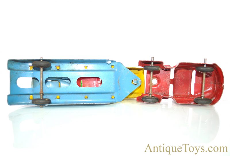 Wyandotte Toys All Metal Products Company Pressed Steel Metal & Plastic Auto Hauler Playset with Garage <FONT COLOR="ff000 ">*SOLD*</font> - Image 7