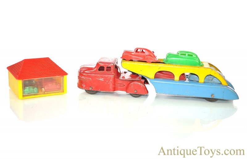 Wyandotte Toys All Metal Products Company Pressed Steel Metal & Plastic Auto Hauler Playset with Garage <FONT COLOR="ff000 ">*SOLD*</font>
