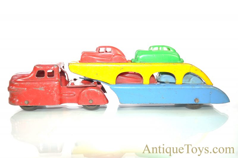 Wyandotte Toys All Metal Products Company Pressed Steel Metal & Plastic Auto Hauler Playset with Garage <FONT COLOR="ff000 ">*SOLD*</font> - Image 4