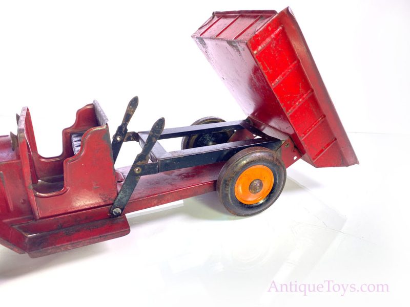Structo Red Steel Dump Truck <FONT COLOR="ff000 ">*SOLD*</font> - Image 5