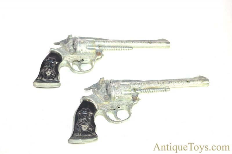 Kilgore ca. 1950's Kit Carson 50 Shot Repeating Cap Guns No. 2552 with Holsters Western Toy <FONT COLOR="ff000 ">*SOLD*</font> - Image 2