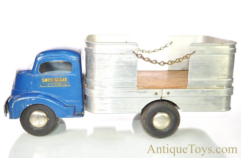 Original Smith-Miller, Inc. “Smitty Toys” Blue Wooden Bed Barrel Delivery Truck <FONT COLOR="ff000 ">*SOLD*</font> - Image 3