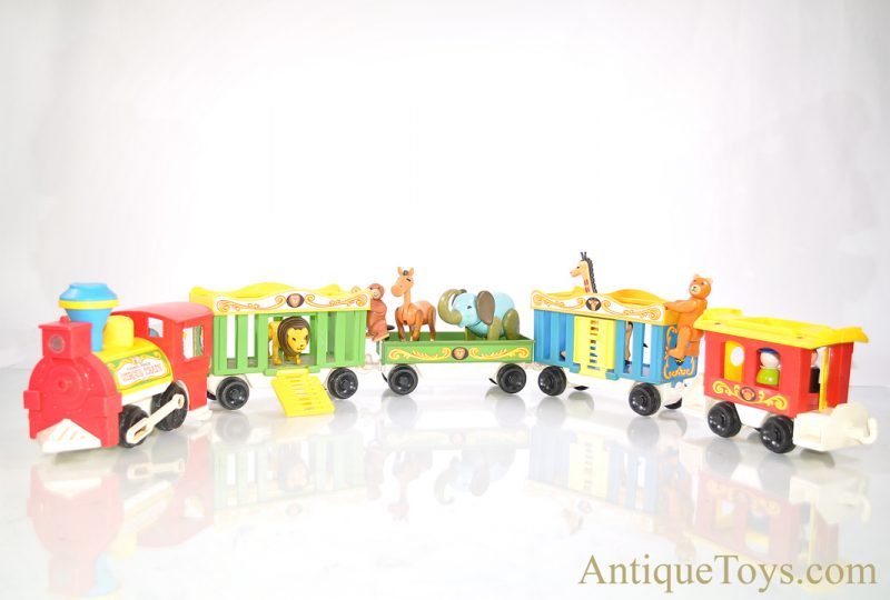 Fisher-Price ca. 1973 Circus Train 991 Little People Pull Toy with People & Animal Figures Play Set for Sale - Image 2