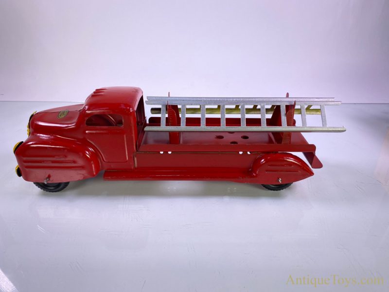 Lincoln Toys Pressed Steel Fire Engine Ladder Truck in Box <FONT COLOR="ff000 ">*SOLD*</font> - Image 4