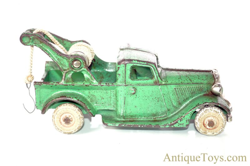 Arcade Rare ca. 1930's No. 202 Cast Iron Green Wrecker Tow Truck <FONT COLOR="ff000 ">*SOLD*</font> - Image 2