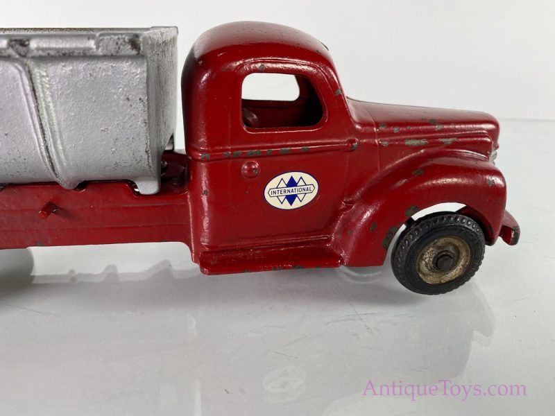 Arcade International Dump Truck Cast Iron <FONT COLOR="ff000 ">*SOLD*</font> - Image 3