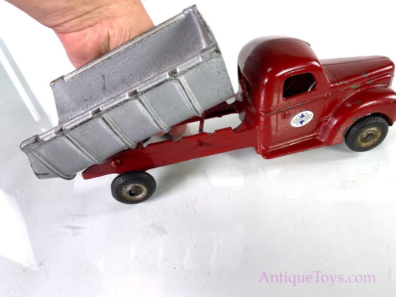 Arcade International Dump Truck Cast Iron <FONT COLOR="ff000 ">*SOLD*</font> - Image 5