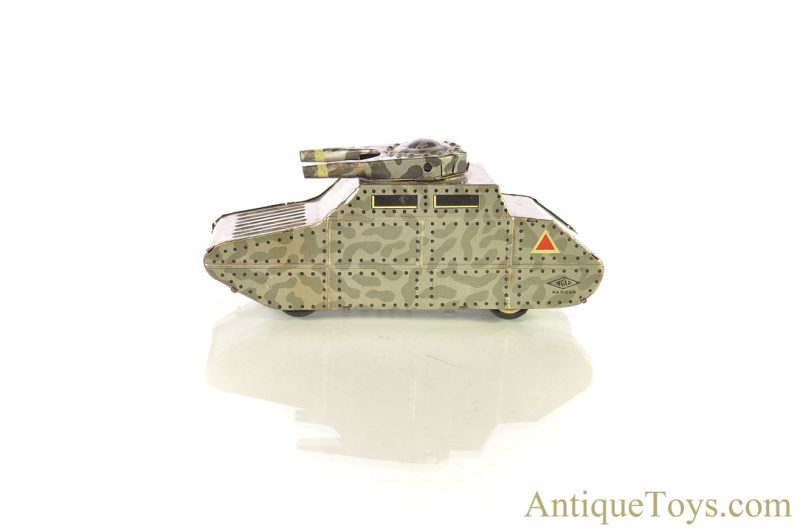 INGAP Industria Nazionale Giocattoli Automatica Padova Tin Lithographed Friction Military Tank #455 Italian Toy for Sale - Image 2