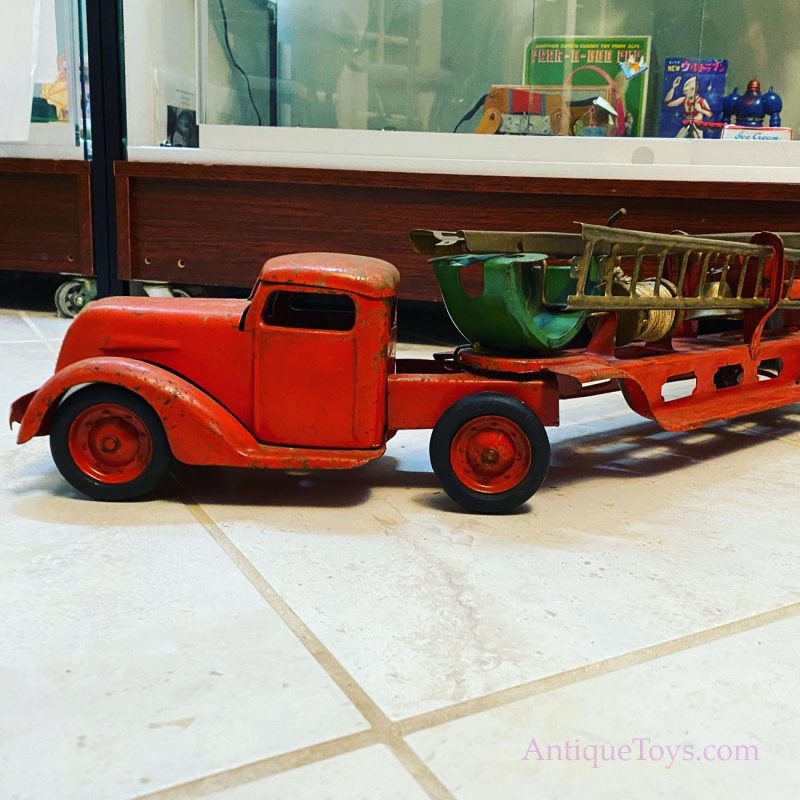 Turner Fire Hook and Ladder Truck, 1935 <FONT COLOR="ff000 ">*SOLD*</font>