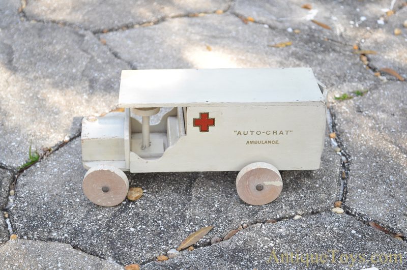Auto-Crat Shapleigh Hardware Co. ca. 1918 Wooden Red Cross Ambulance <FONT COLOR="ff000 ">*SOLD*</font> - Image 2