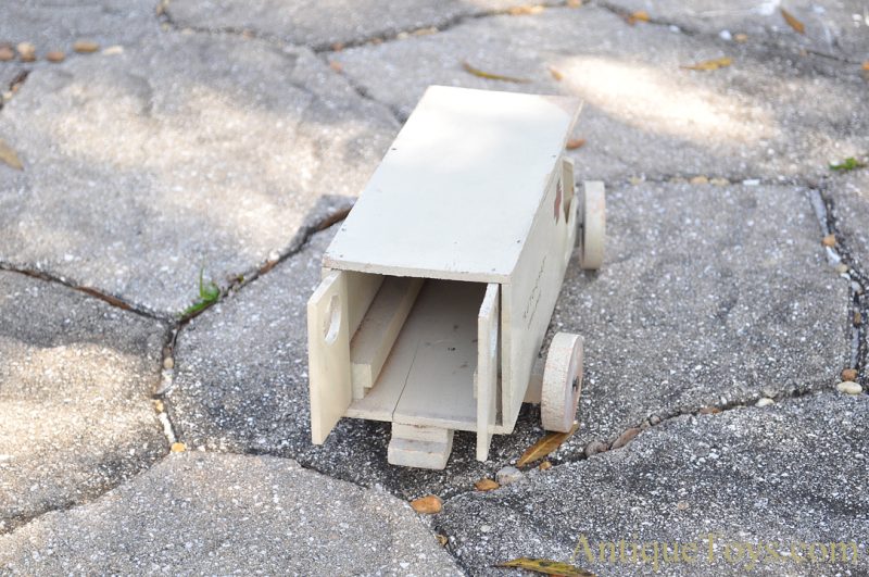 Auto-Crat Shapleigh Hardware Co. ca. 1918 Wooden Red Cross Ambulance <FONT COLOR="ff000 ">*SOLD*</font> - Image 6