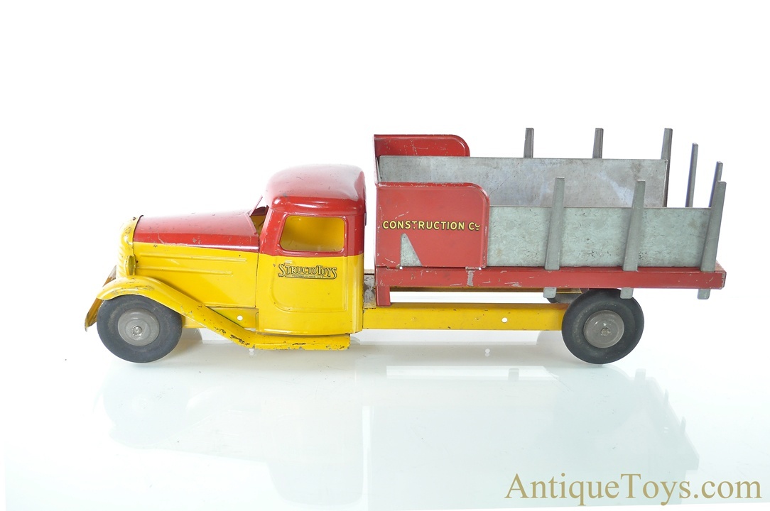 Structo Manufacturing Co. Pressed Steel Construction Co. Stake Truck with Ramps <FONT COLOR="ff000 ">*SOLD*</font> - Image 3