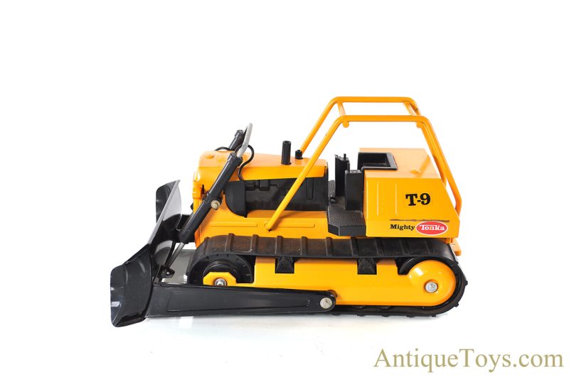 Tonka Pressed Steel Mighty Tonka T-9 Bulldozer <FONT COLOR="ff000 ">*SOLD*</font> - Image 2