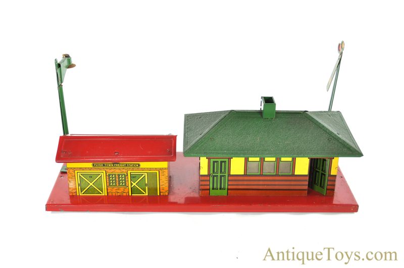 American Flyer Lines Tin Lithographed "Flyer Town Freight Station" Railroad Train Station <FONT COLOR="ff000 ">*SOLD*</font> - Image 2