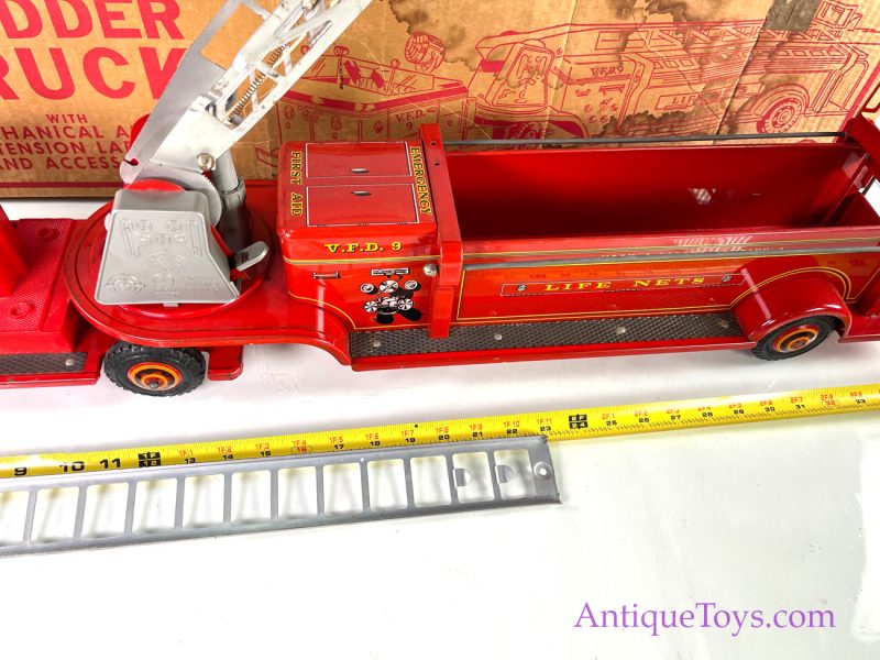 Marx Lithographed Pressed Steel Hook & Ladder Fire Truck in Box <FONT COLOR="ff000 ">*SOLD*</font> - Image 13