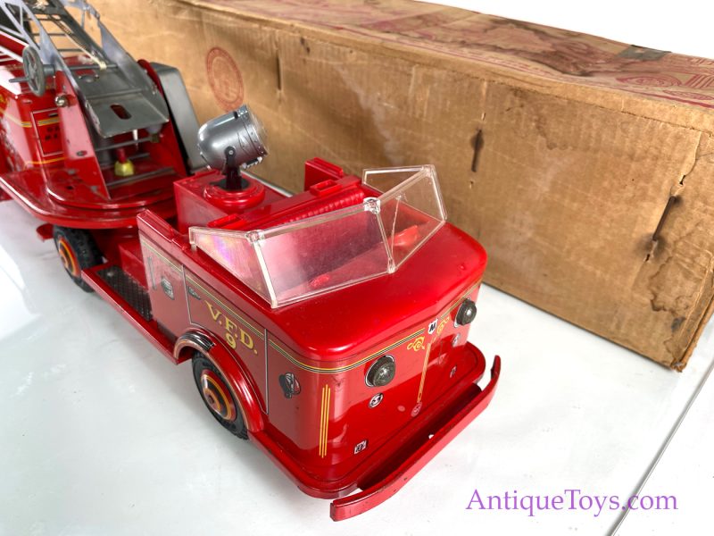 Marx Lithographed Pressed Steel Hook & Ladder Fire Truck in Box <FONT COLOR="ff000 ">*SOLD*</font> - Image 7