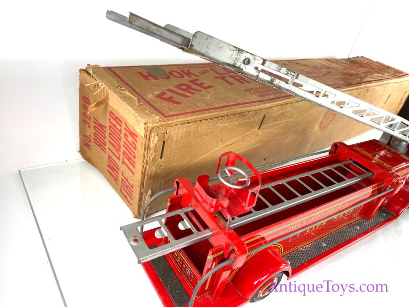 Marx Lithographed Pressed Steel Hook & Ladder Fire Truck in Box <FONT COLOR="ff000 ">*SOLD*</font> - Image 5