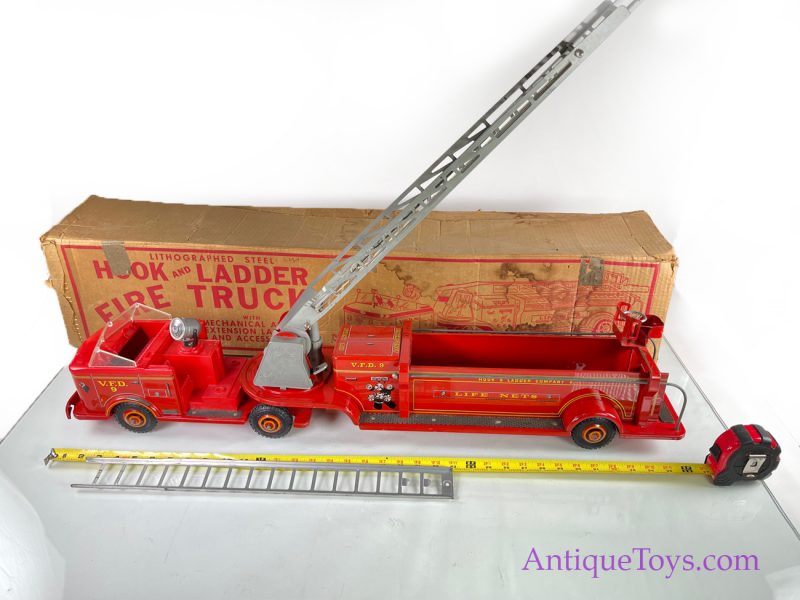 Marx Lithographed Pressed Steel Hook & Ladder Fire Truck in Box <FONT COLOR="ff000 ">*SOLD*</font> - Image 15
