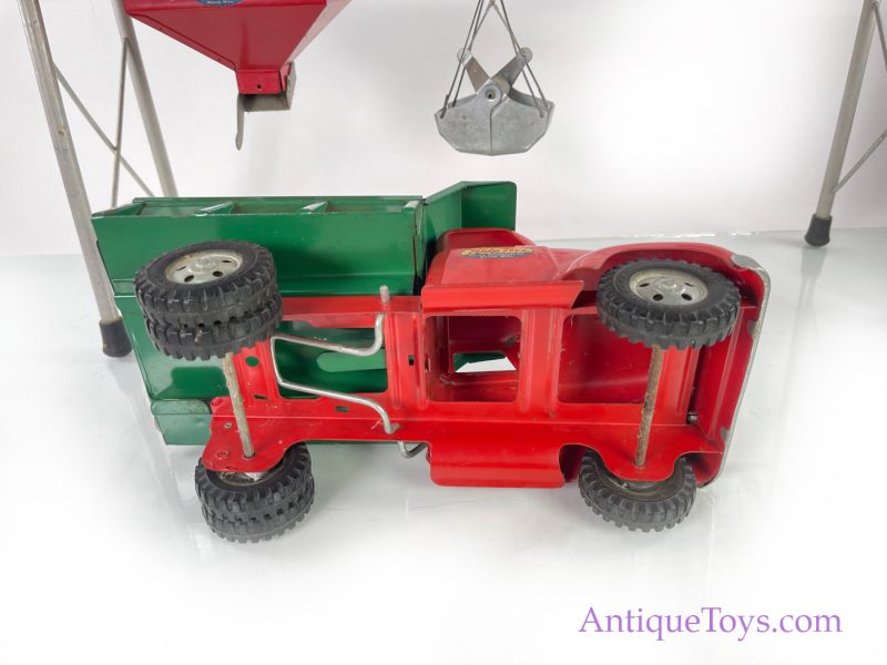 Tonka Sand and Gravel Aerial Bucket and Dump Truck <FONT COLOR="ff000 ">*SOLD*</font> - Image 5