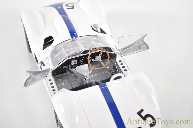Pauls Model Art Minichamps Maserati Tipo 61 Birdcage Camoradi 1:12 Diecast Scale Model <FONT COLOR="ff000 ">*SOLD*</font> - Image 6