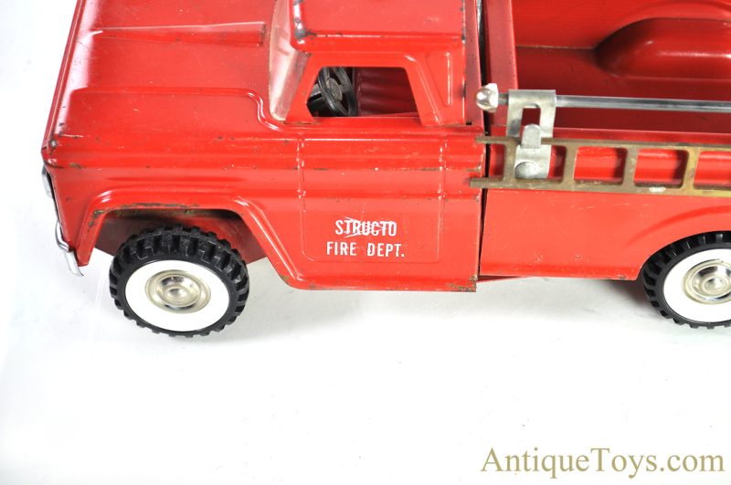 Structo Manufacturing Co. Pressed Steel Fire Dept. Fire Engine Ladder Truck <FONT COLOR="ff000 ">*SOLD*</font> - Image 6