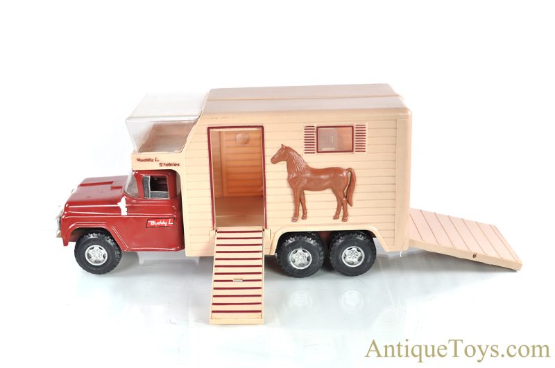 Buddy L Pressed Steel & Plastic Buddy L Stables Horse Trailer with Horses <FONT COLOR="ff000 ">*SOLD*</font> - Image 4