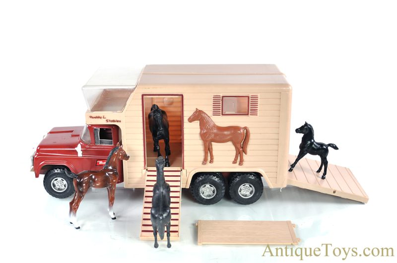 Buddy L Pressed Steel & Plastic Buddy L Stables Horse Trailer with Horses <FONT COLOR="ff000 ">*SOLD*</font>