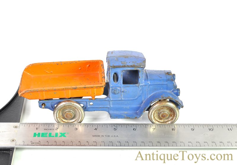 Kilgore Manufacturing Co. XL Cast Iron Dump Truck <FONT COLOR="ff000 ">*SOLD*</font> - Image 8