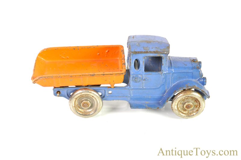 Kilgore Manufacturing Co. XL Cast Iron Dump Truck <FONT COLOR="ff000 ">*SOLD*</font>