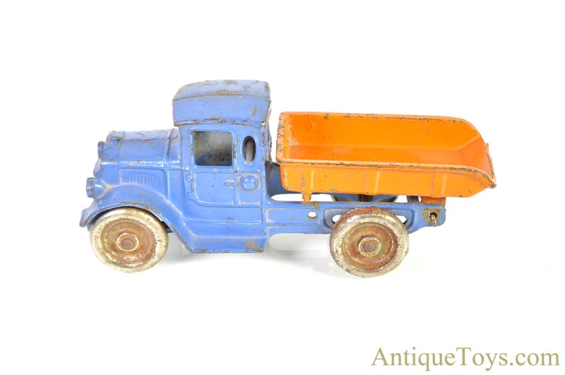 Kilgore Manufacturing Co. XL Cast Iron Dump Truck <FONT COLOR="ff000 ">*SOLD*</font> - Image 2