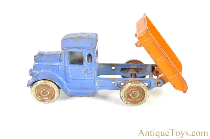Kilgore Manufacturing Co. XL Cast Iron Dump Truck <FONT COLOR="ff000 ">*SOLD*</font> - Image 3