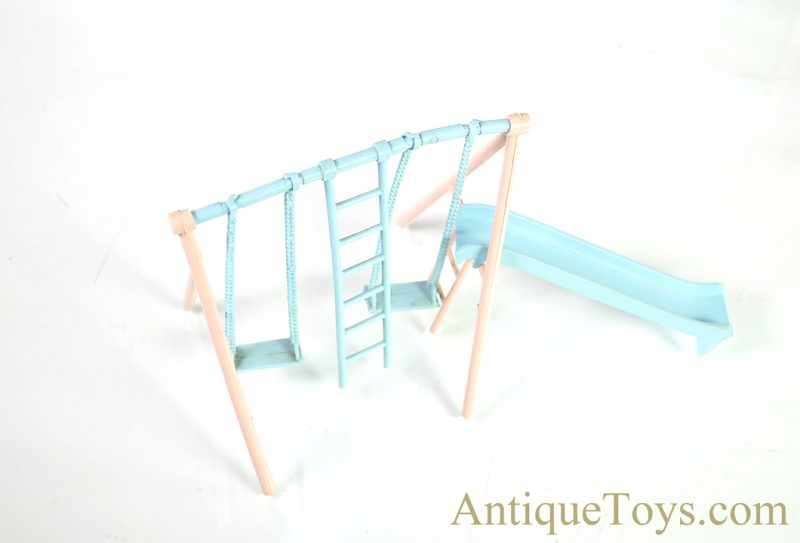 Marx Tin Lithographed Metal Suburban Colonial 2-Story Doll House <FONT COLOR="ff000 ">*SOLD*</font> - Image 12